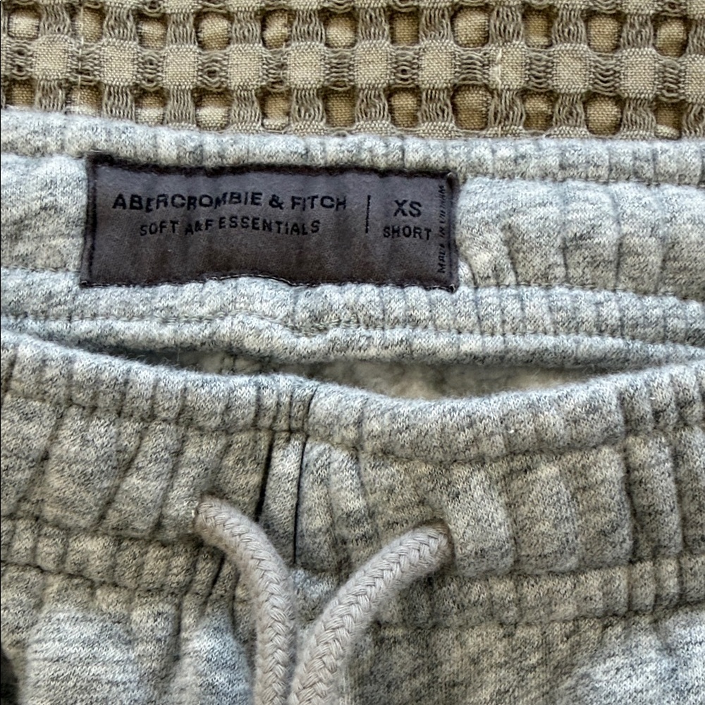 Abercrombie & Fitch Light Gray Heather Jogger Pants XS short